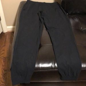 Lululemon men’s joggers